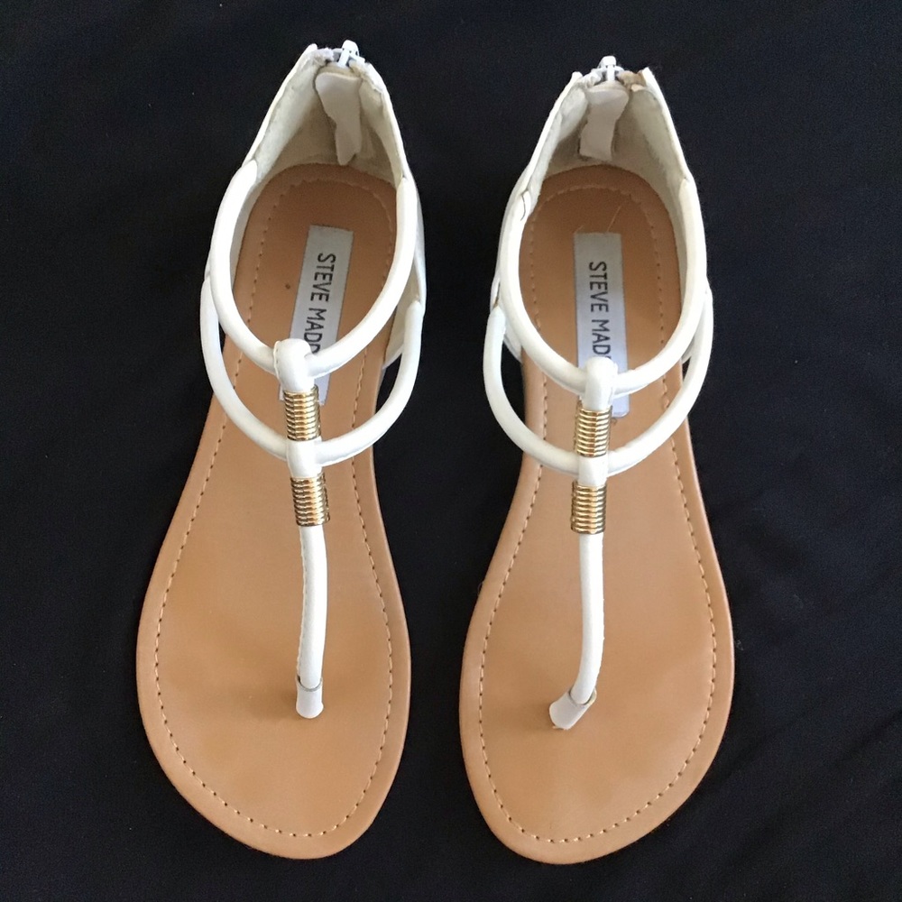 Steve Madden White Rantt Thong Sandals Size 5.5